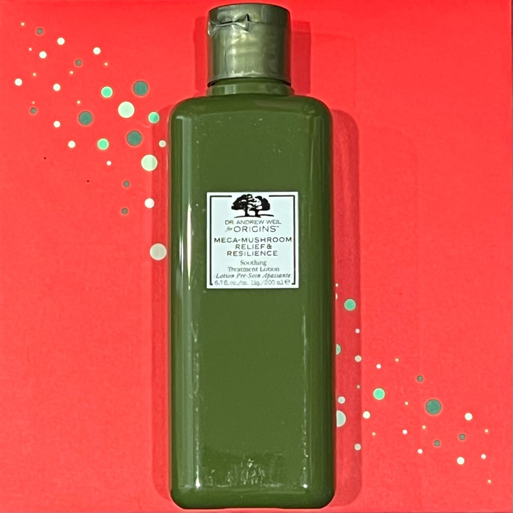 DR. WEIL FOR ORIGINS
Mega-Mushroom Relief & Resilience Soothing Treatment Lotion